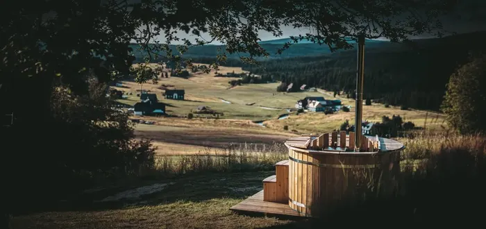 Romantický pobyt v Jizerských horách: wellness, sauna a horký sud